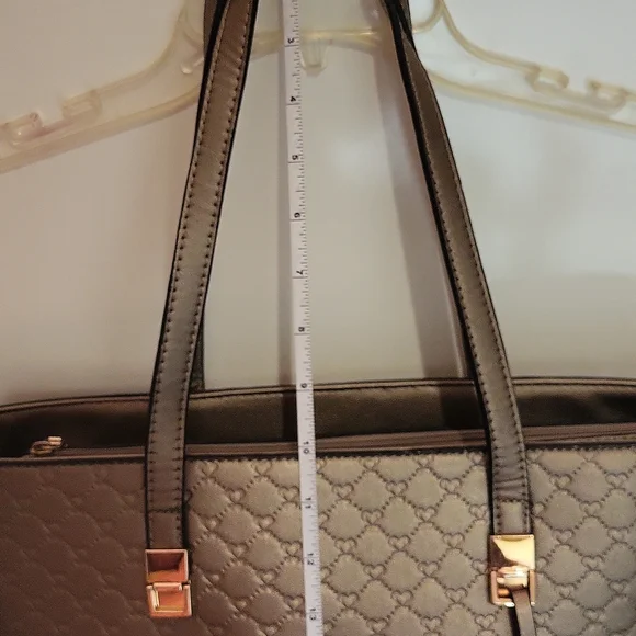 NWT Diophy medium gold tote purse - Picture 10 of 11